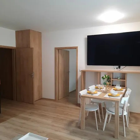 Vlci Nora Apartment *